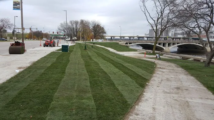 BladeWorks Landscaping Picture 10