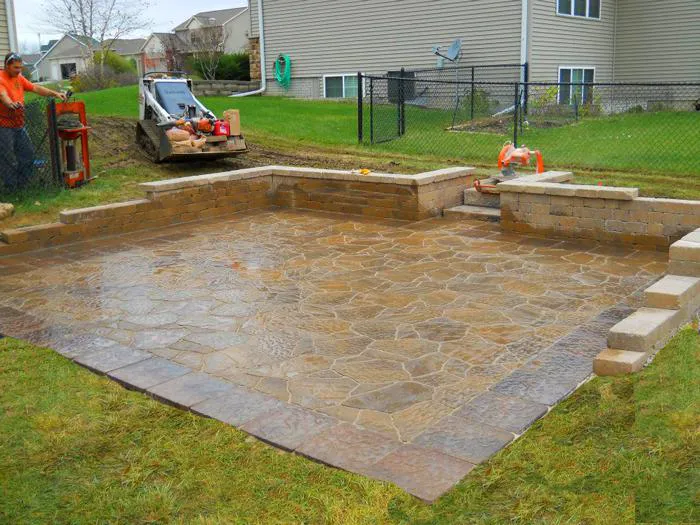 Greg's Lawn & Landscaping Picture 2