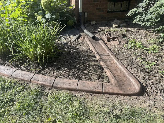 Arrow Curb Picture 1