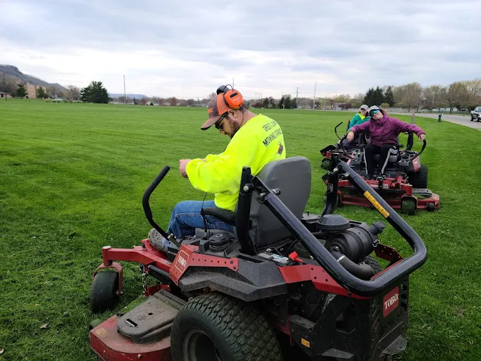 Greg's Lawn Mowing Service, LLC Picture 1