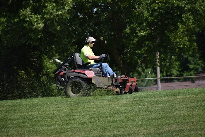 Greg's Lawn Mowing Service, LLC Picture 2