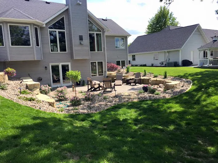 D B Landscaping and Lawn Care Picture 4