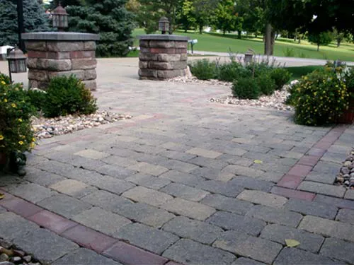 D B Landscaping and Lawn Care Picture 3
