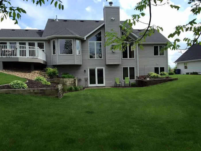 D B Landscaping and Lawn Care Picture 2