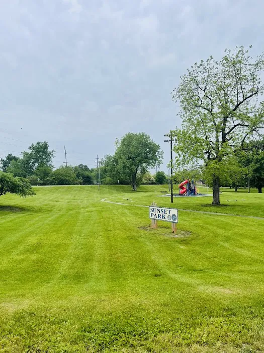 ACL Lawn Care Group Llc Picture 8