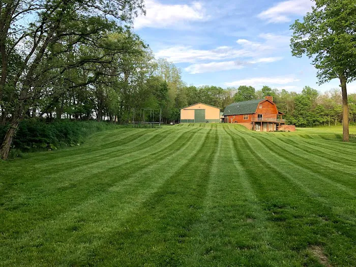 Above & Beyond Lawn Care / Serving Decatur Illinois & Surrounding Area / Commercial & Residential Picture 5