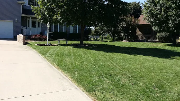 Bowman's Lawn Care Picture 5