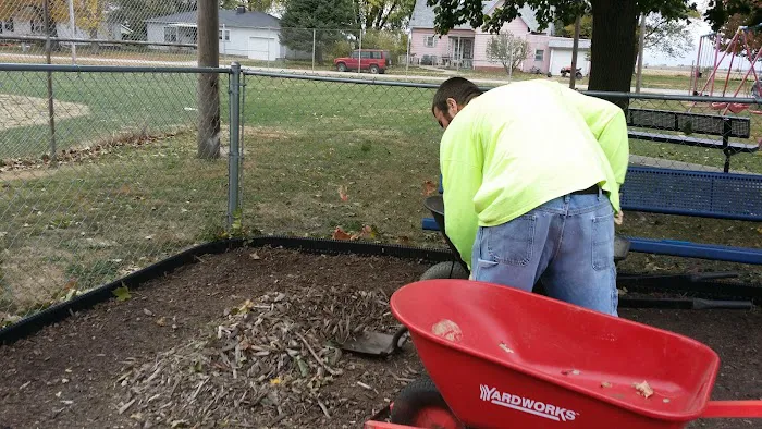 Bowman's Lawn Care Picture 9