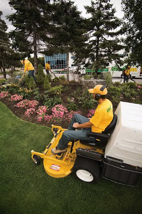 The Grounds Guys of Decatur, IL Picture 6
