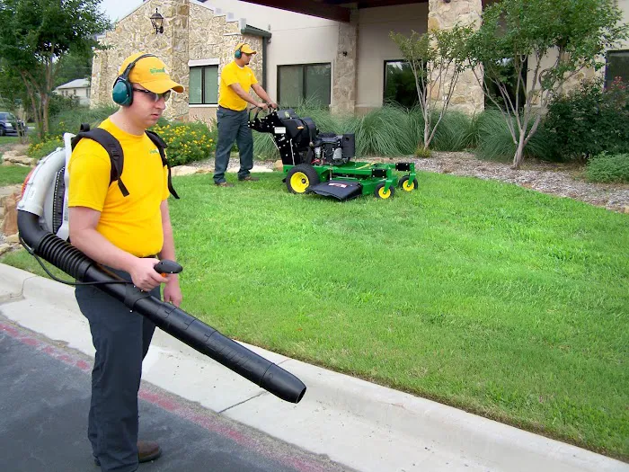 The Grounds Guys of Decatur, IL Picture 10