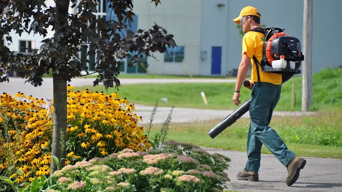 The Grounds Guys of Decatur, IL Picture 3