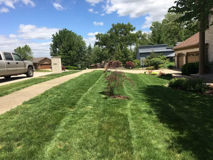 Red Line Lawn Care Picture 1