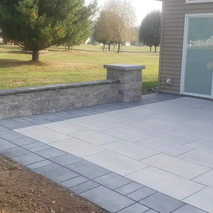 M&M landscaping Picture 3