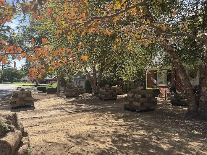 Gish Lawn & Landscape Picture 4