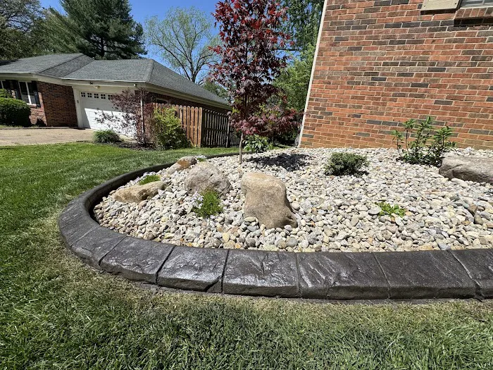 Alternative Edge Hardscapes Picture 6