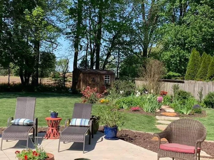 Rivers Edge Lawn & Landscape Picture 2