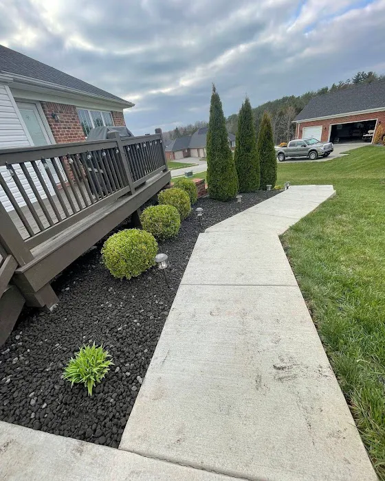 Lamb's Lawn Service & Landscaping LLC Picture 4