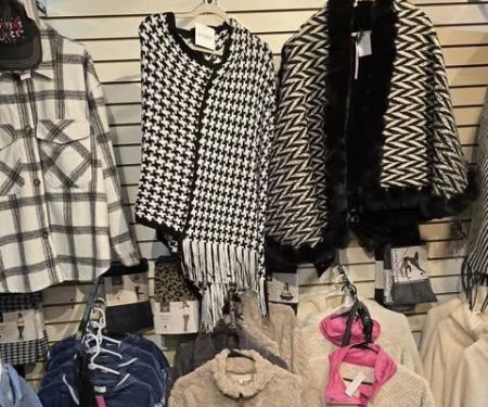 Bentonu2019s Garden and Landscaping Center & Sweet Peas Gift Shop