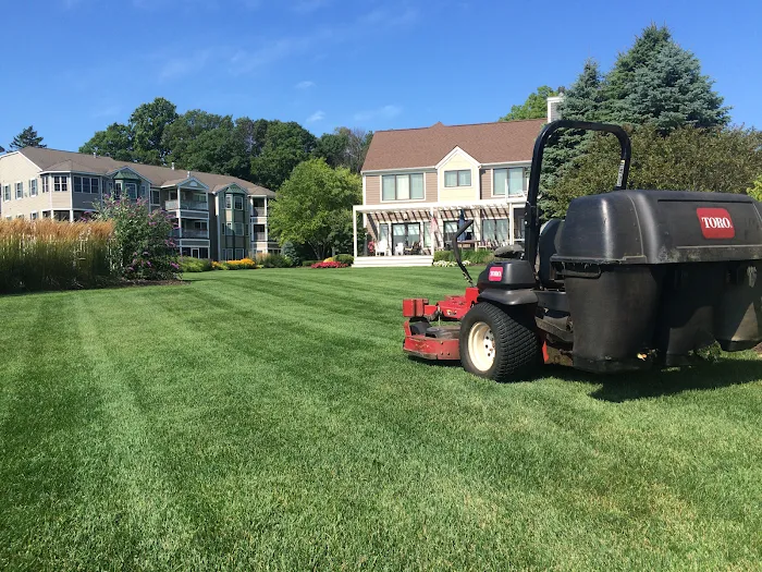 Cutting Edge Lawn Care LLC Picture 8