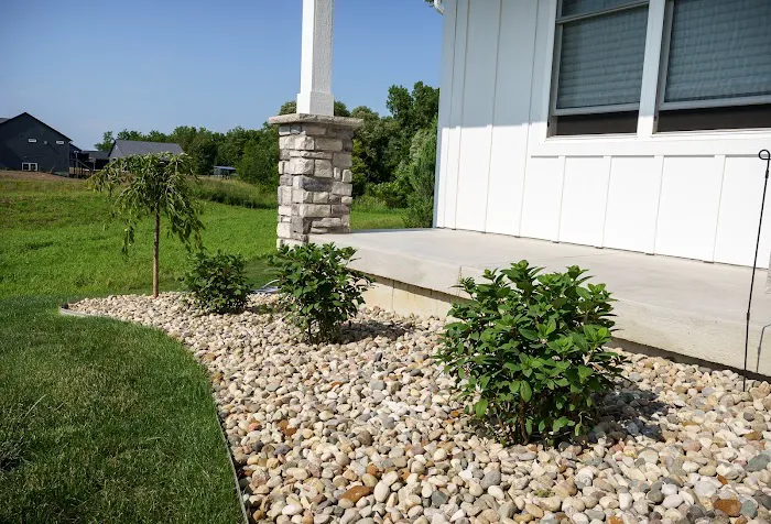 Riley's Lawn and Landscape Picture 8
