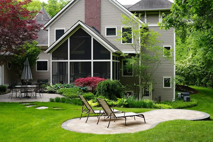 Everett's Landscape Management, Inc Picture 2