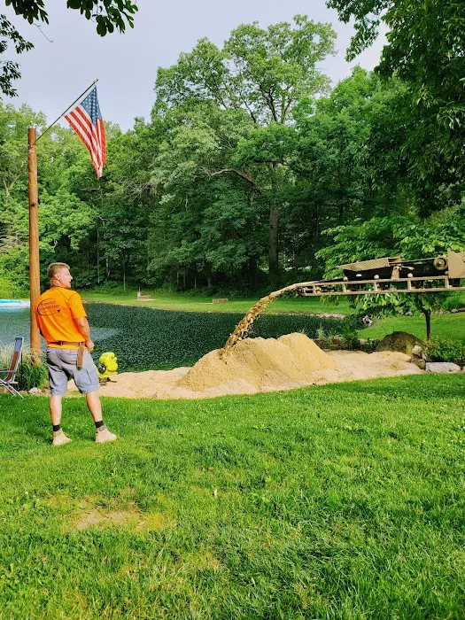 Earth Fathers Lawn and Landscape Picture 4