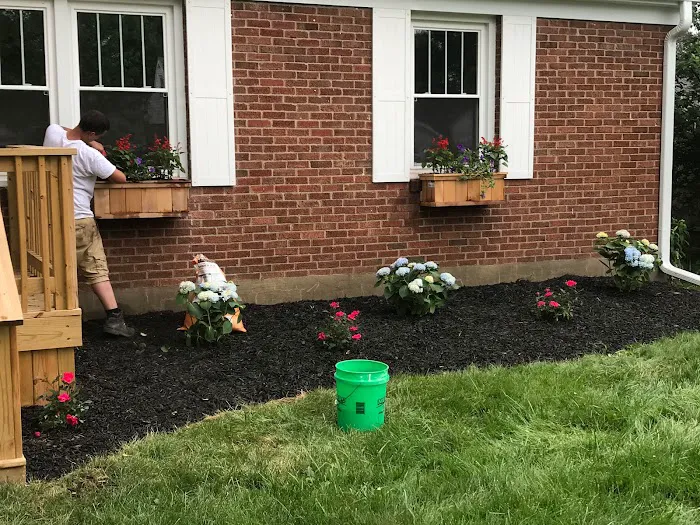 Earth Fathers Lawn and Landscape Picture 3