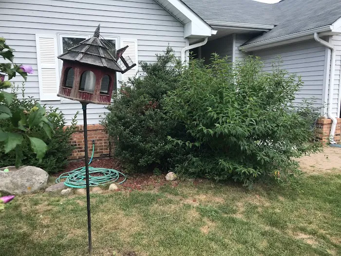 Earth Fathers Lawn and Landscape Picture 5