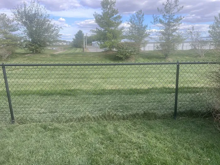 Kinder Lawn Maintenance LLC Picture 1