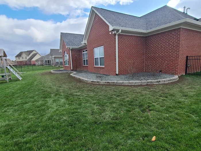 Kinder Lawn Maintenance LLC Picture 3