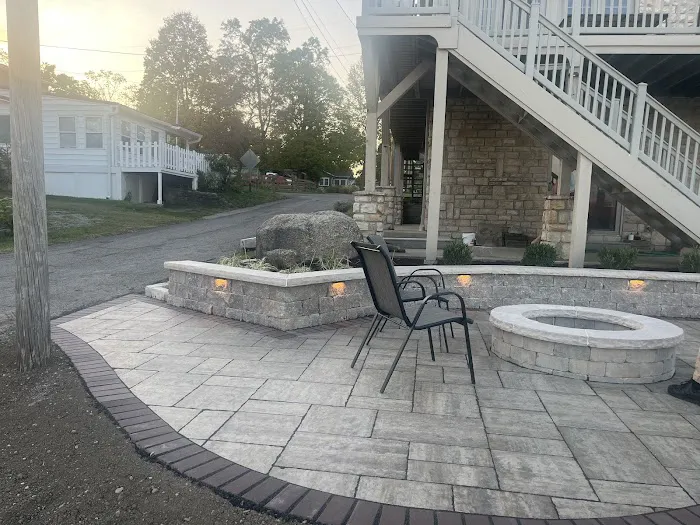 Elliott Land and Hardscaping Picture 6