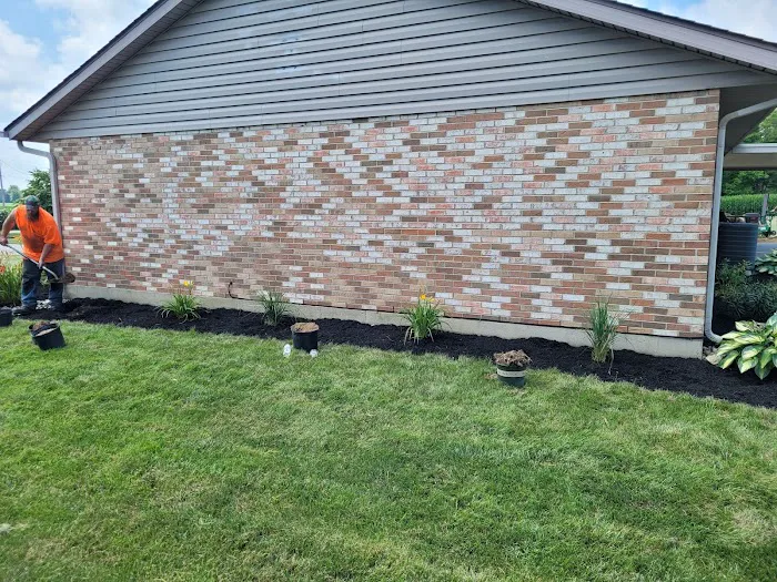 Hapner Lawn & Landscape Picture 1