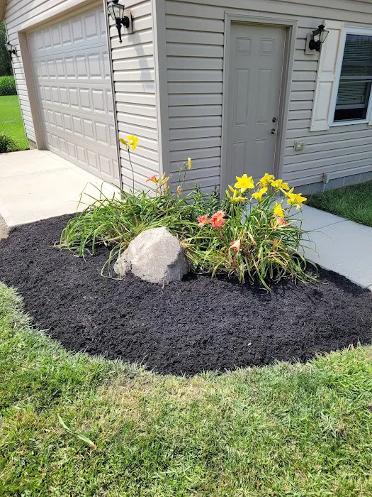 Hapner Lawn & Landscape Picture 6