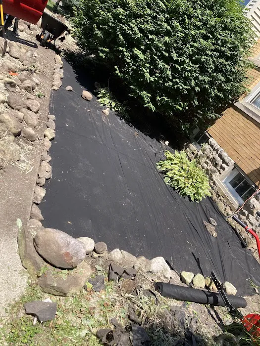 Blythe landscaping and property maintenance Picture 2