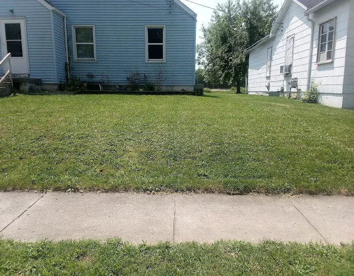 J&M Lawn Care Service Picture 10