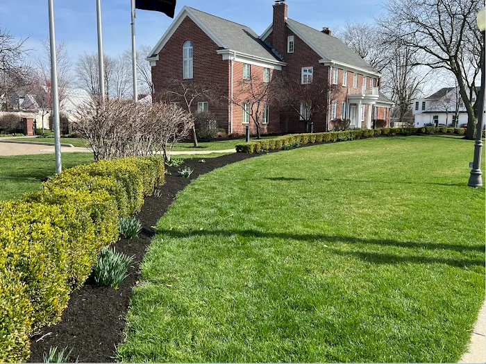 Pleasant View Lawn and Landscaping Picture 6