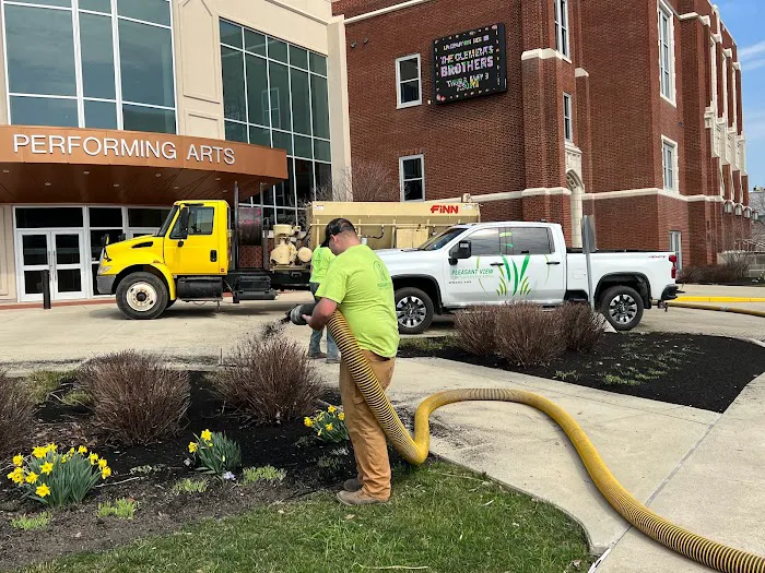 Pleasant View Lawn and Landscaping Picture 7