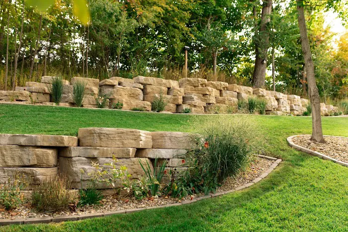 LANDMARK | Lawn + Landscape Picture 10
