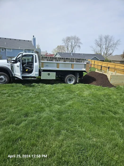 Maker Enterprises | Dirt, Rock, Sand, Mulch, Compost Delivery Cedar Rapids, IA Picture 4