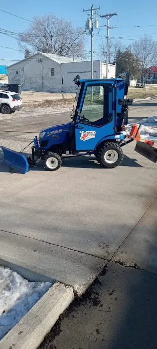 Boone's Snow Removal and Lawn Care LLC Picture 2
