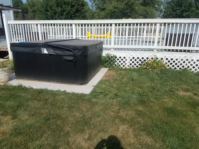 Emerald Dreams Lawn Care Picture 4
