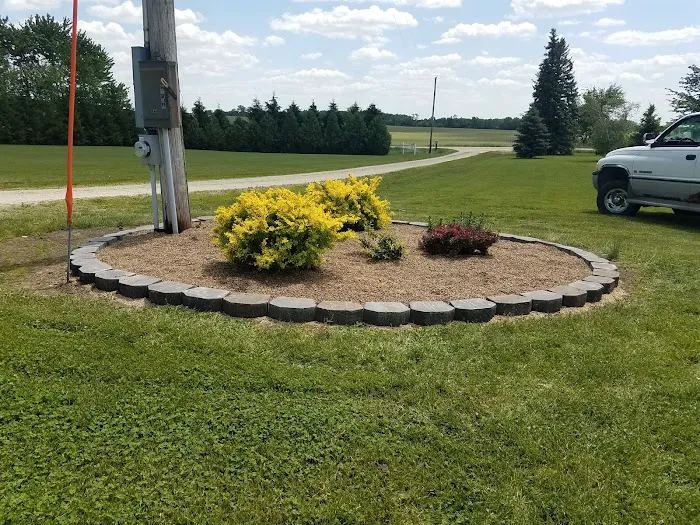 Emerald Dreams Lawn Care Picture 9