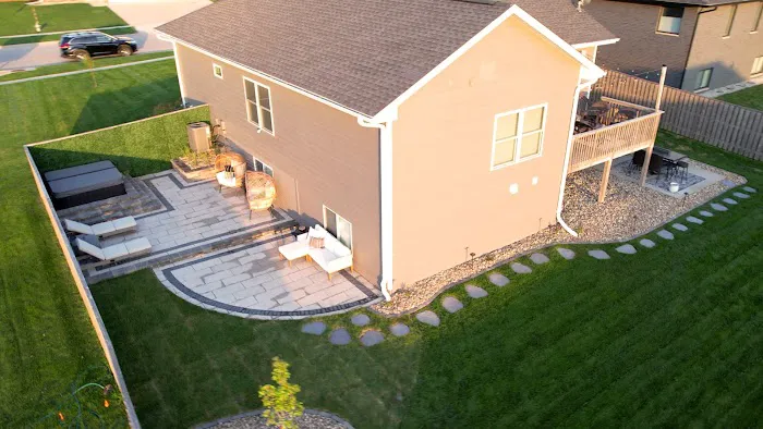 Bare Roots Landscaping Picture 4
