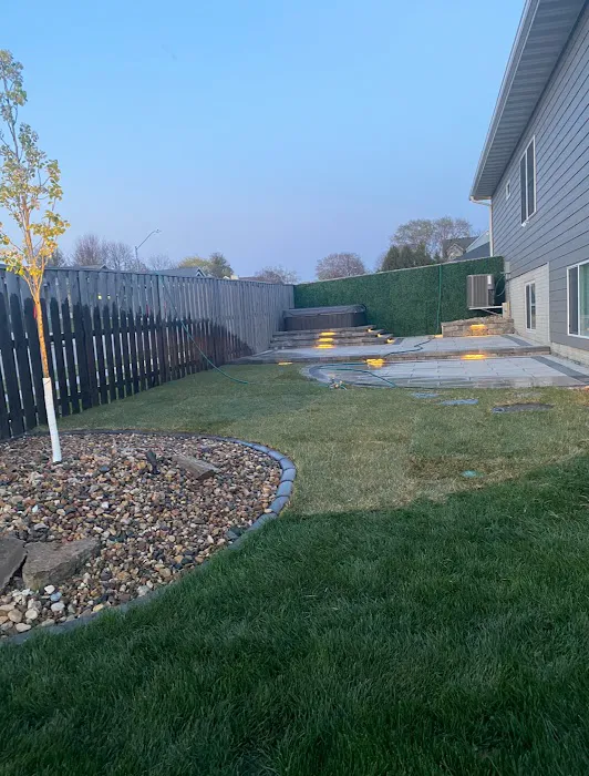 Bare Roots Landscaping Picture 10