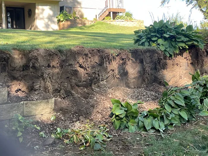 R & D Lawn & Home Care Services Picture 1