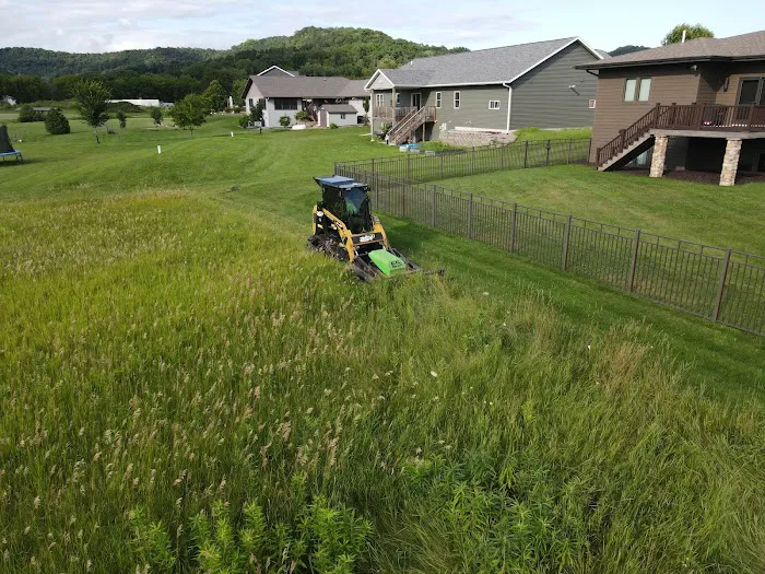 Brothers Lawn Care Picture 1