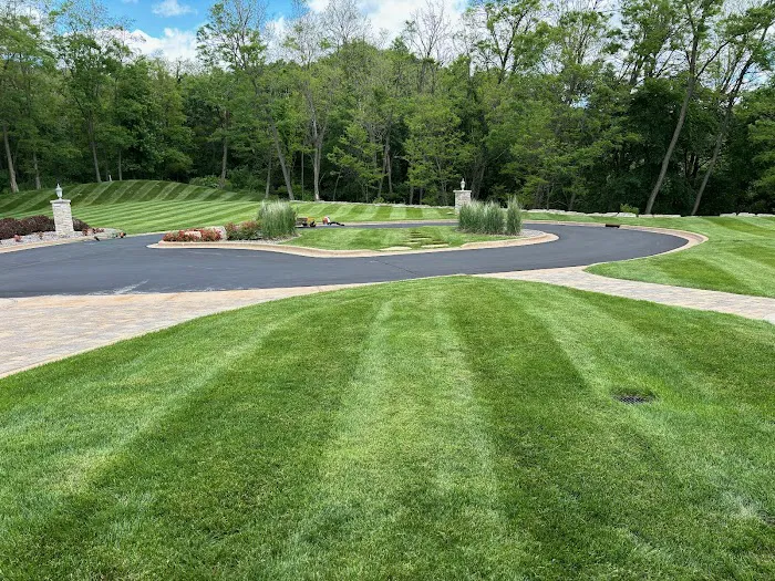 Brothers Lawn Care Picture 4