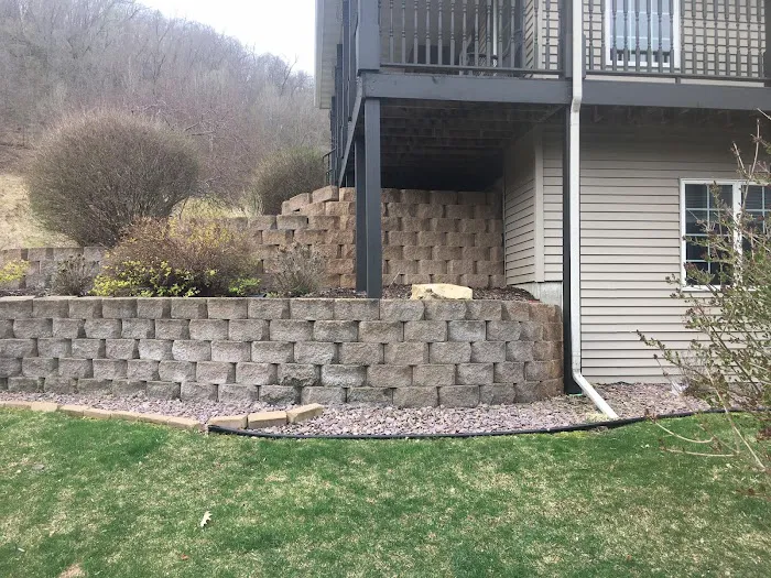 Henry's Landscaping & Outdoor Maintenance, LLC Picture 9