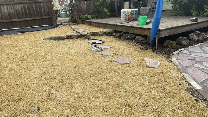 Henry's Landscaping & Outdoor Maintenance, LLC Picture 3