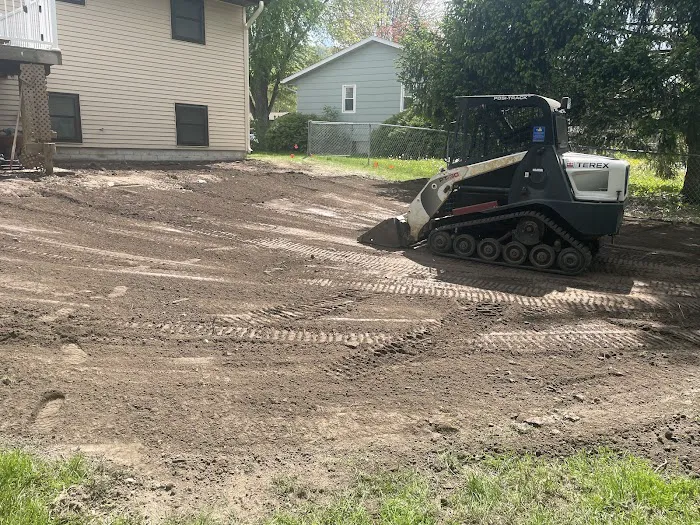 Henry's Landscaping & Outdoor Maintenance, LLC Picture 4